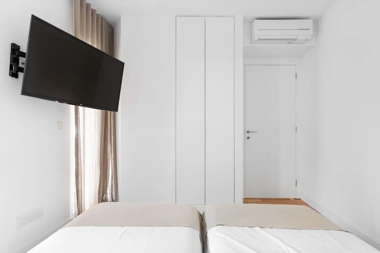 Joivy 2-Br Flat With Garage Near Castelo De S Jorge Apartment Lisbon
